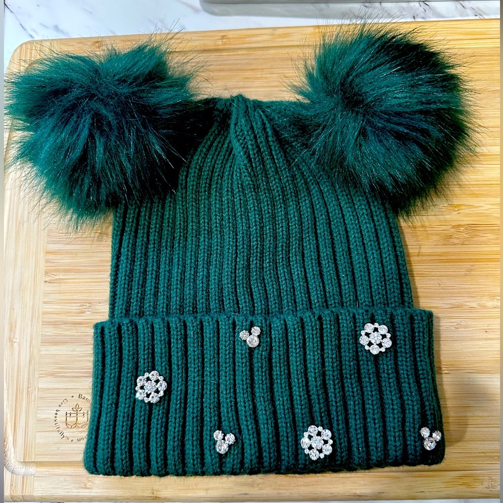 GREEN DISNEY PARK MICKEY MOUSE BEANIE